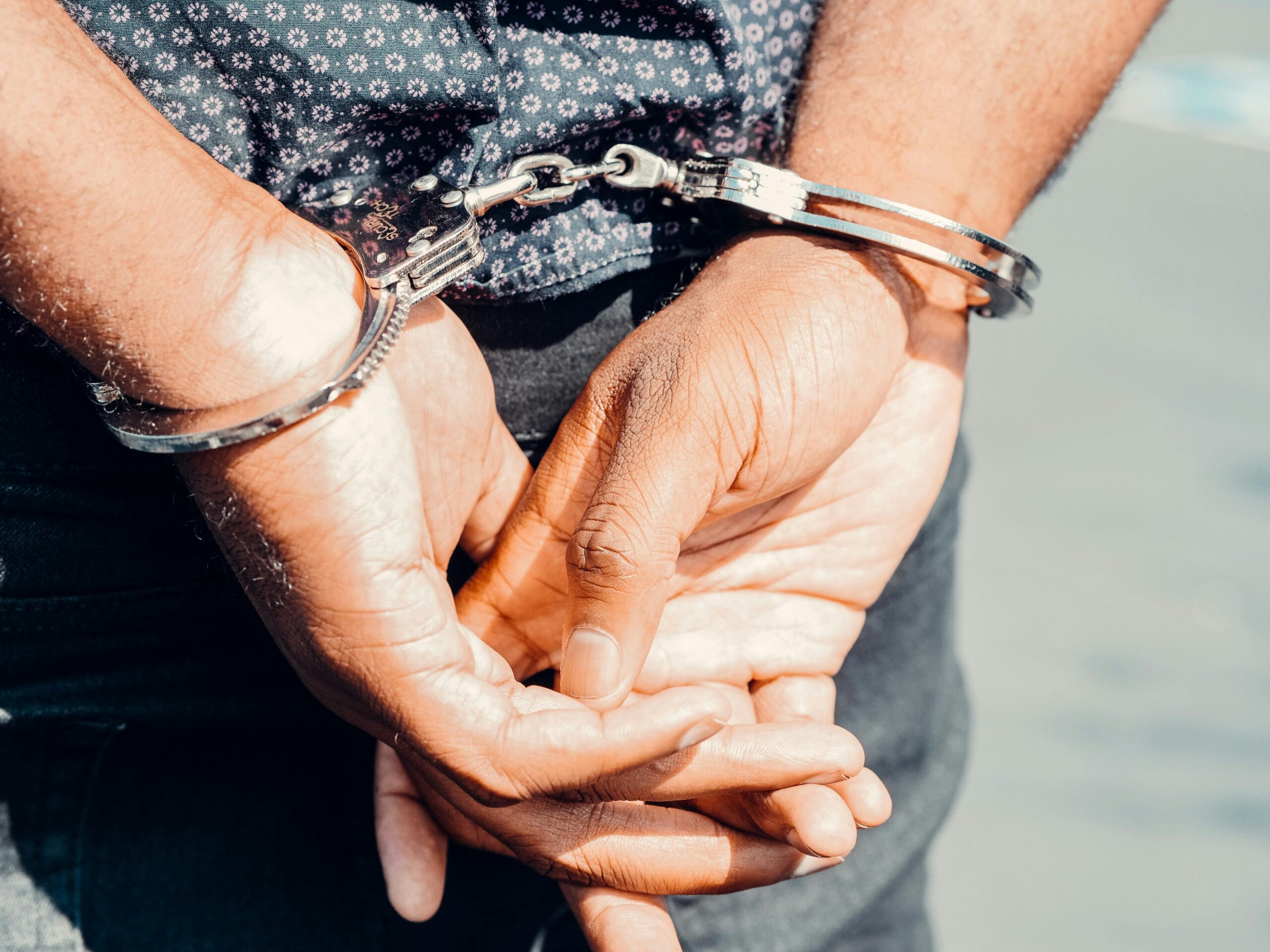 Stay Alert: Smash-and-Grab Robberies Near CDG Airport – What Every Traveler Should Know