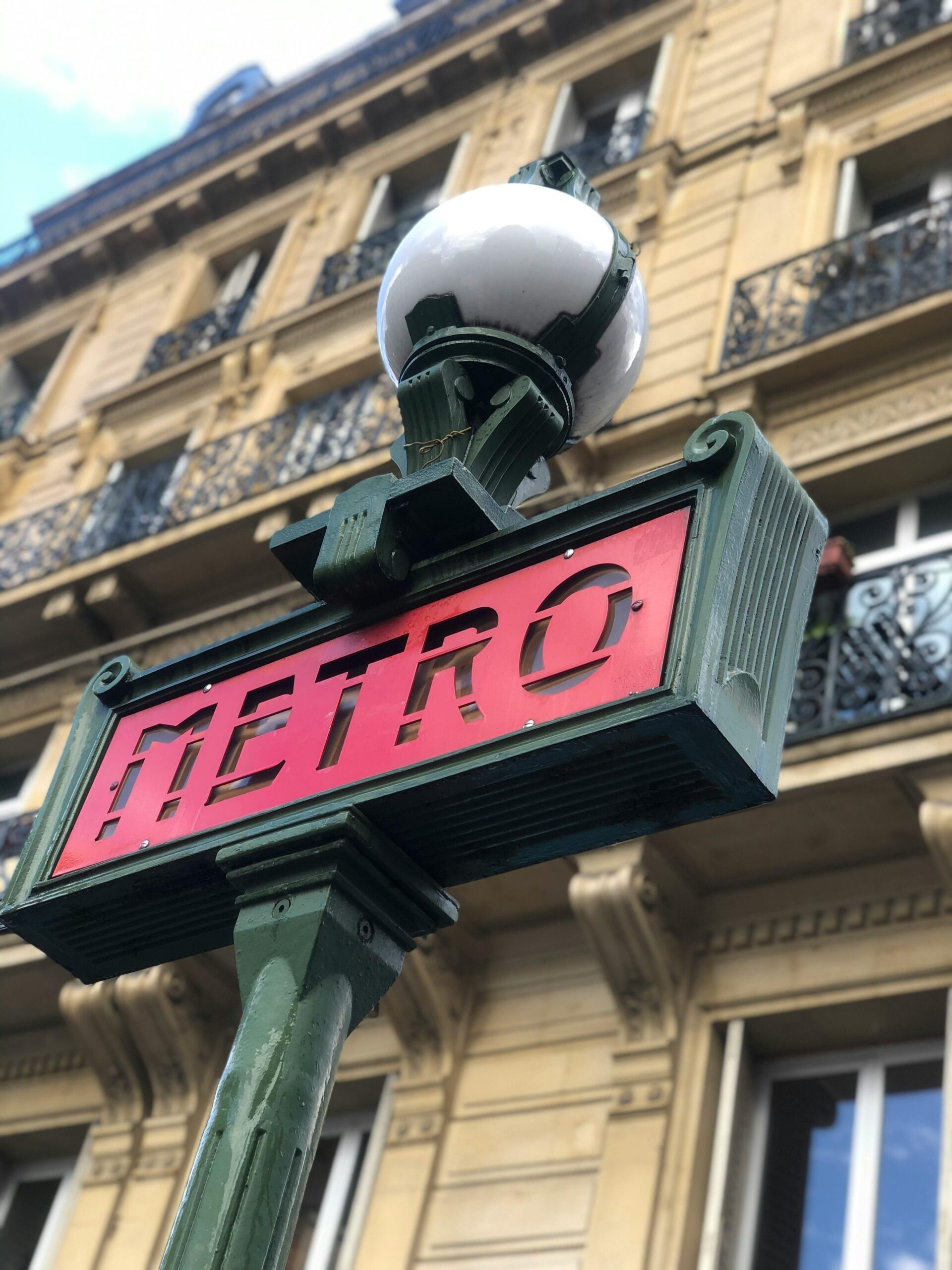 What to Do If You’re Told to Get Off a Paris Metro or Bus Before Your Stop