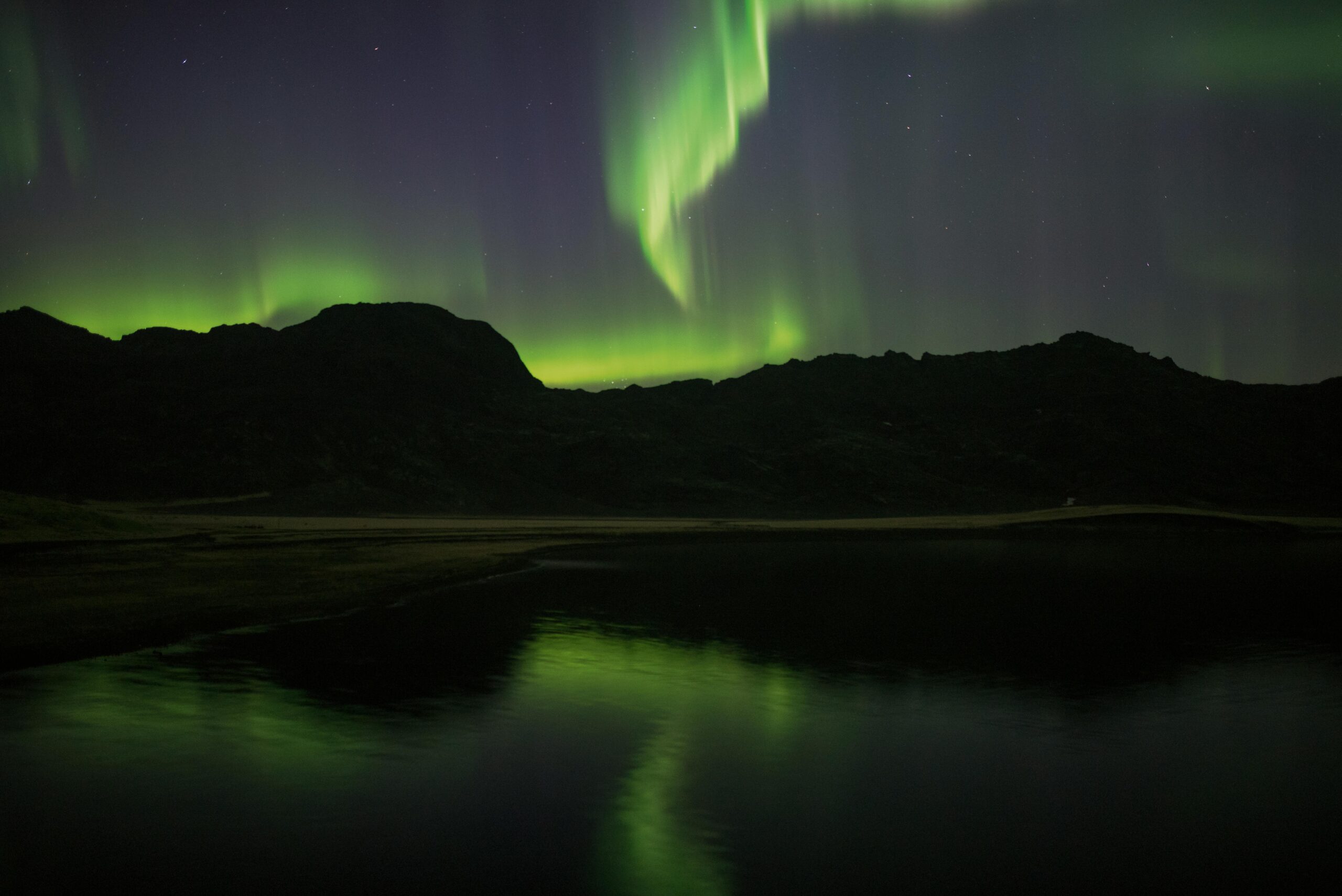 Chasing the Northern Lights in Iceland — My Experience Driving Under the Stars