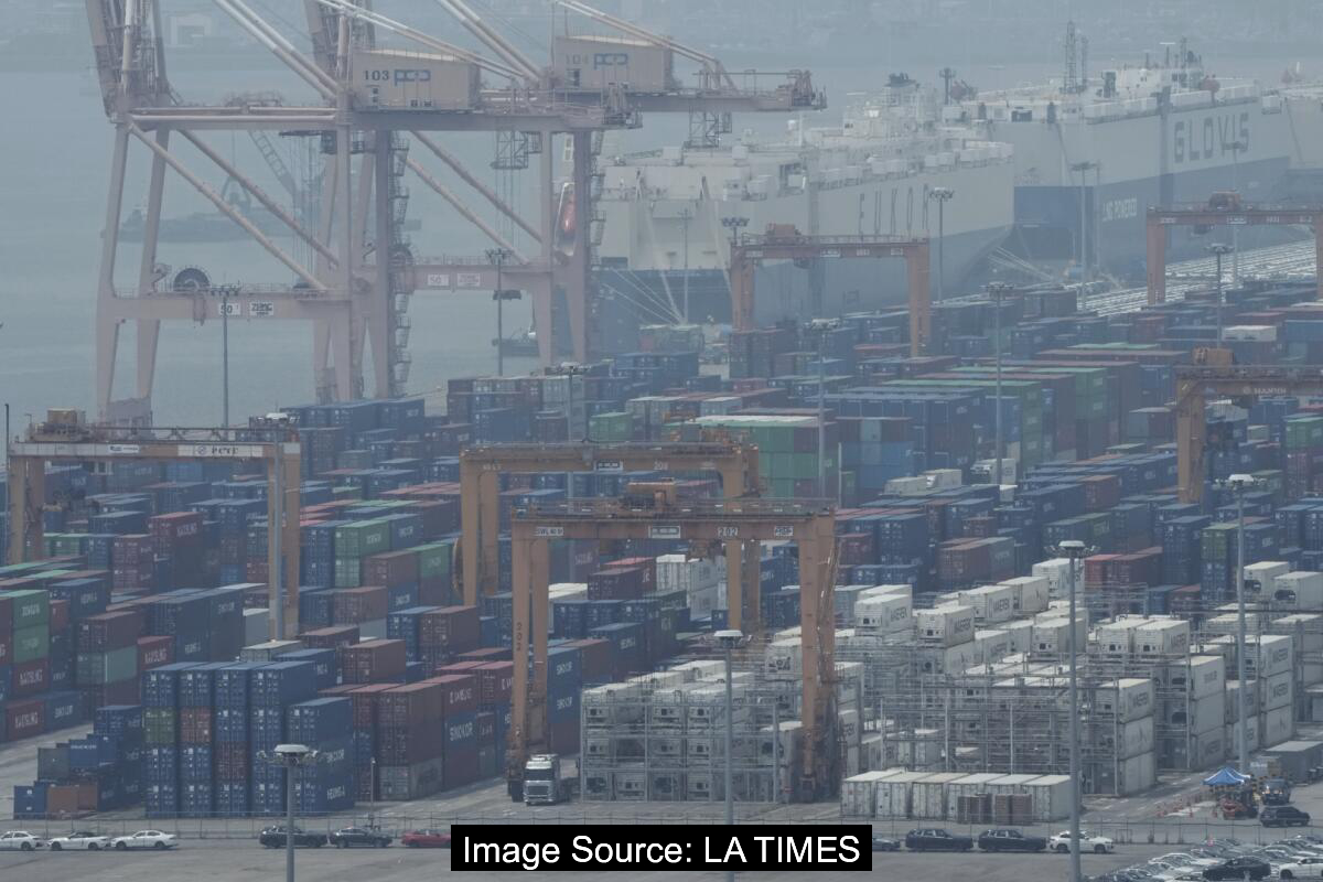 “Trump’s Trade Blitz Leaves Uncertainty Amid Lack of Deals”