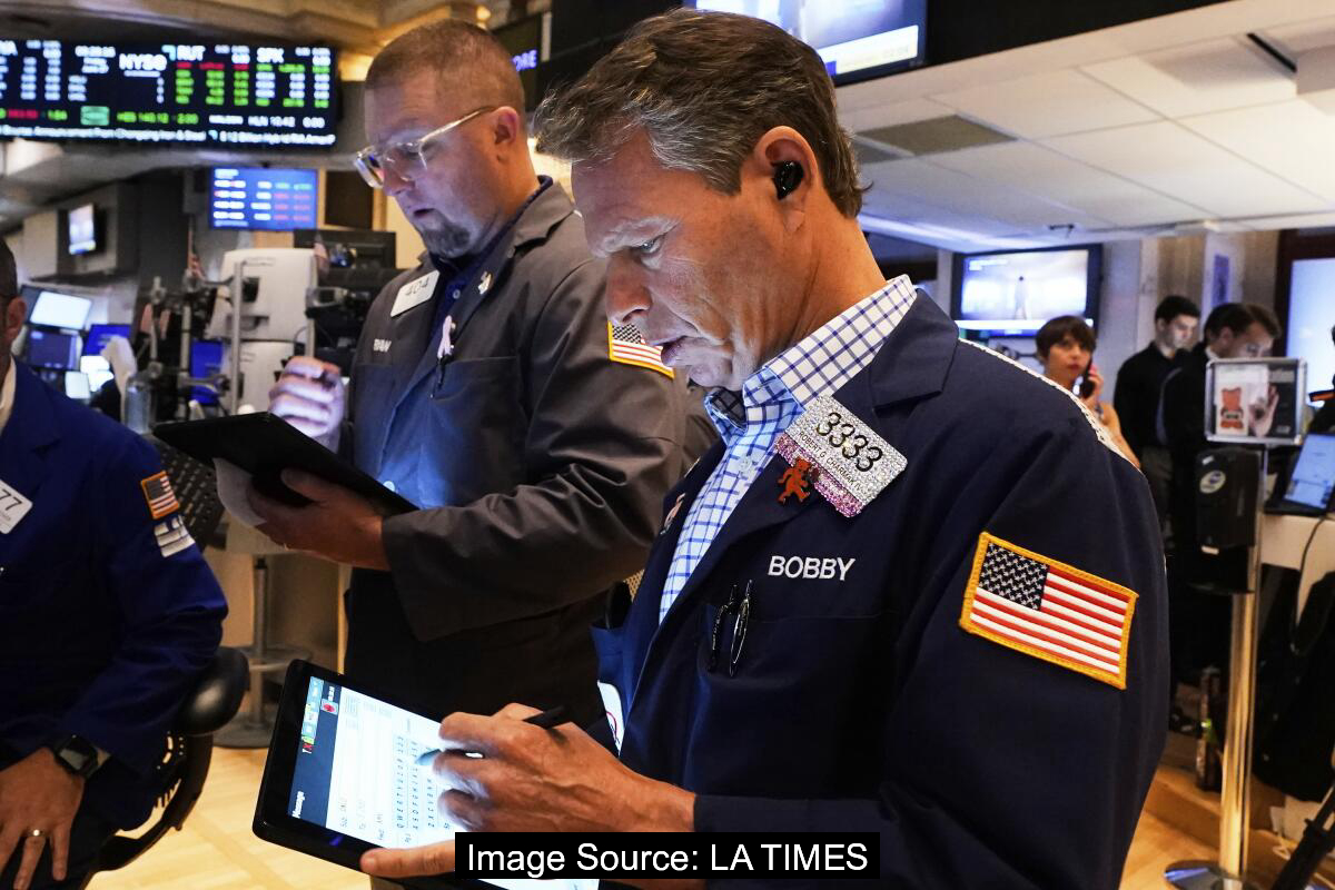 “U.S. Stocks Reach Record Highs After Recovering from Tariff Concerns”