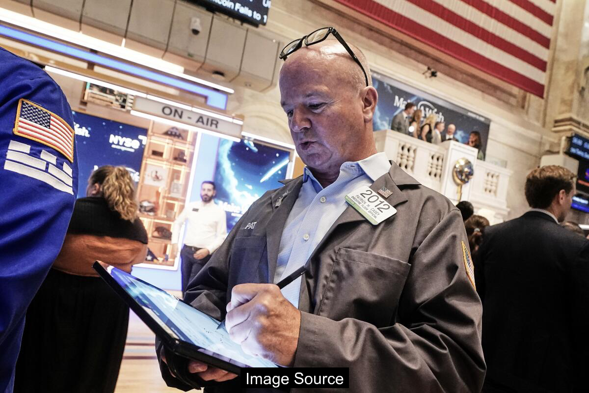 Wall Street Tumbles as Bond Market Yields Spark Investor Anxiety