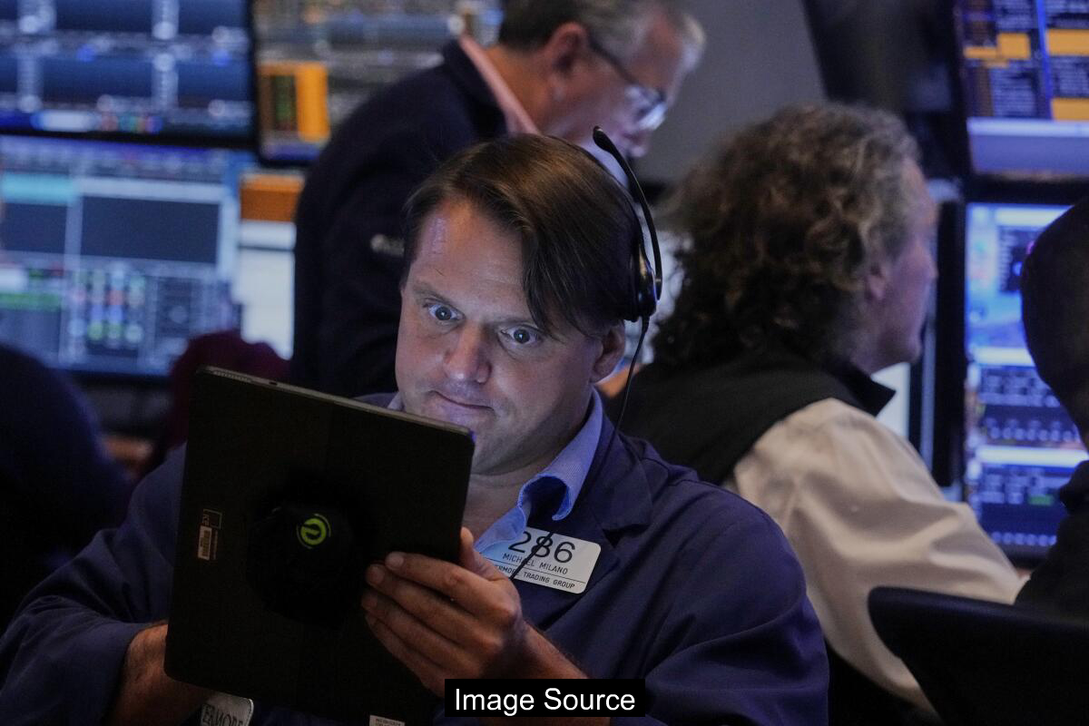 Wall Street Rallies Late, Nears All-Time Highs